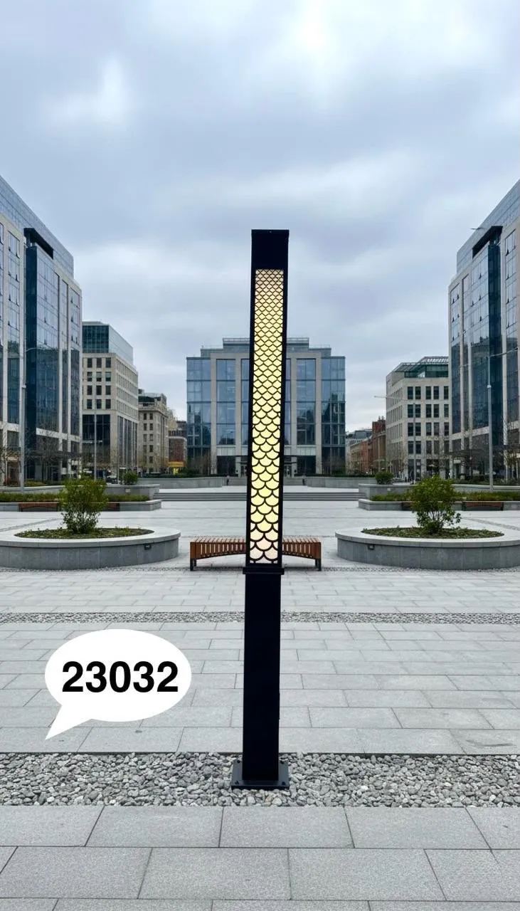 Light Column 23032 in a city plaza