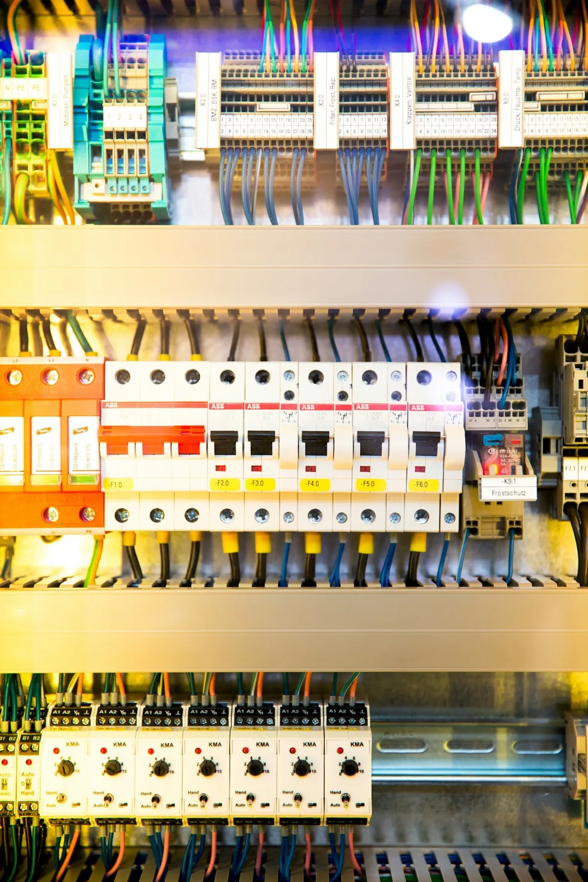 Electrical switchgear cabinet